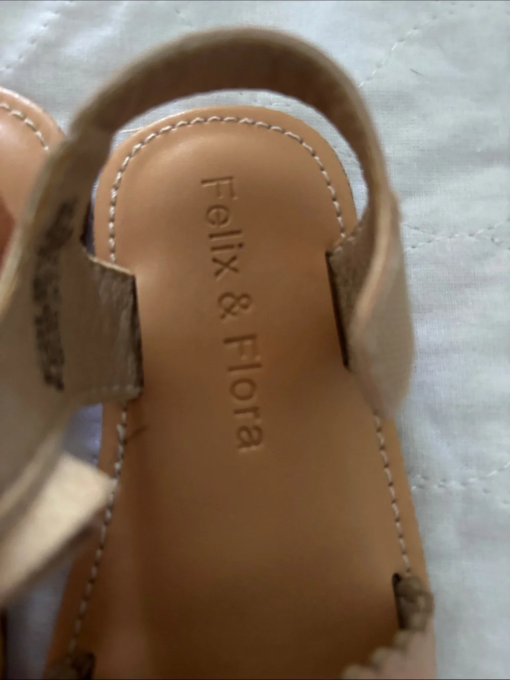Felix & Flora tan sandals